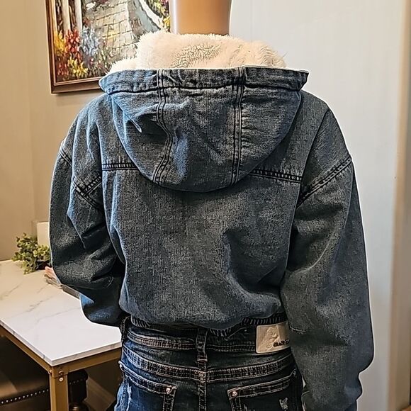 Denim hooded crop sherpa jacket size M NWT - Picture 13 of 13